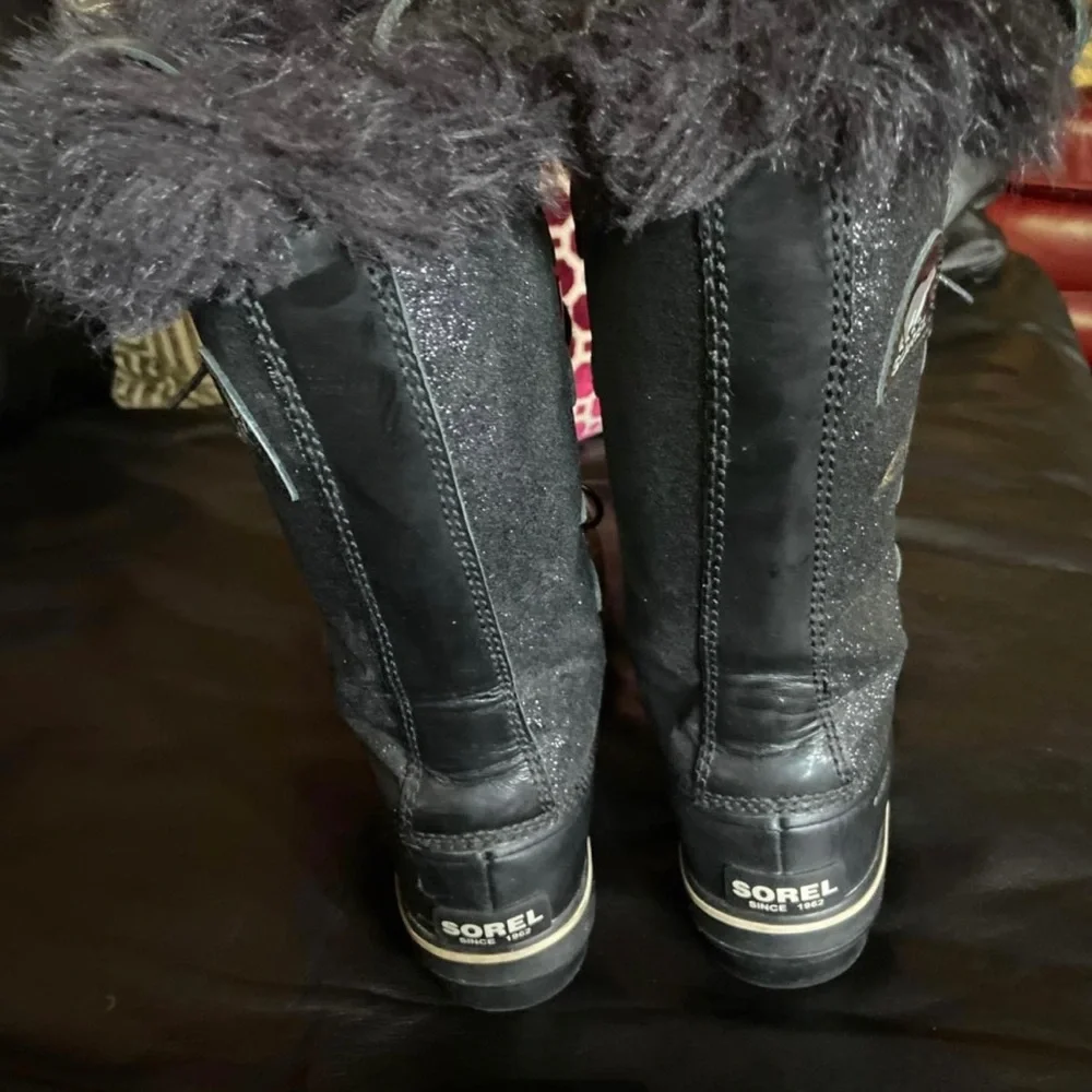 Sorel Women's Black Faux-Fur Lace-Up Winter Boots - Picture 4 of 6